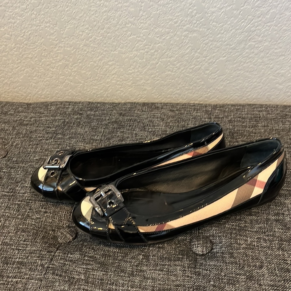 Burberry. 36. Patent leather and designer pattern flats. Good condition!
